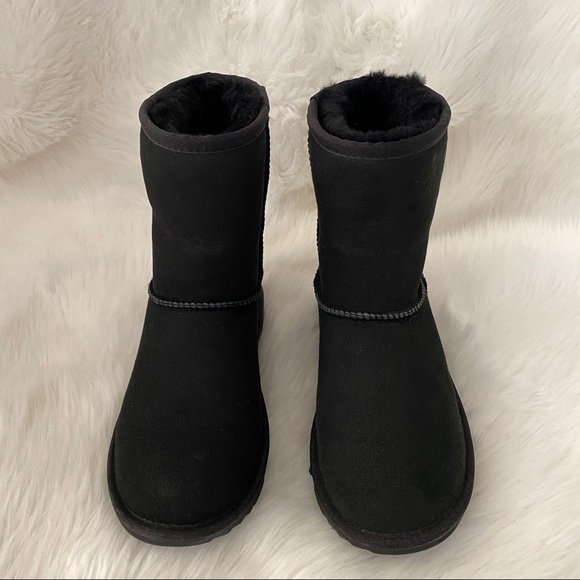 UGG Classic Short Boots Kid’s 6 (Fits Women’s 8) NWOB - Picture 9 of 15